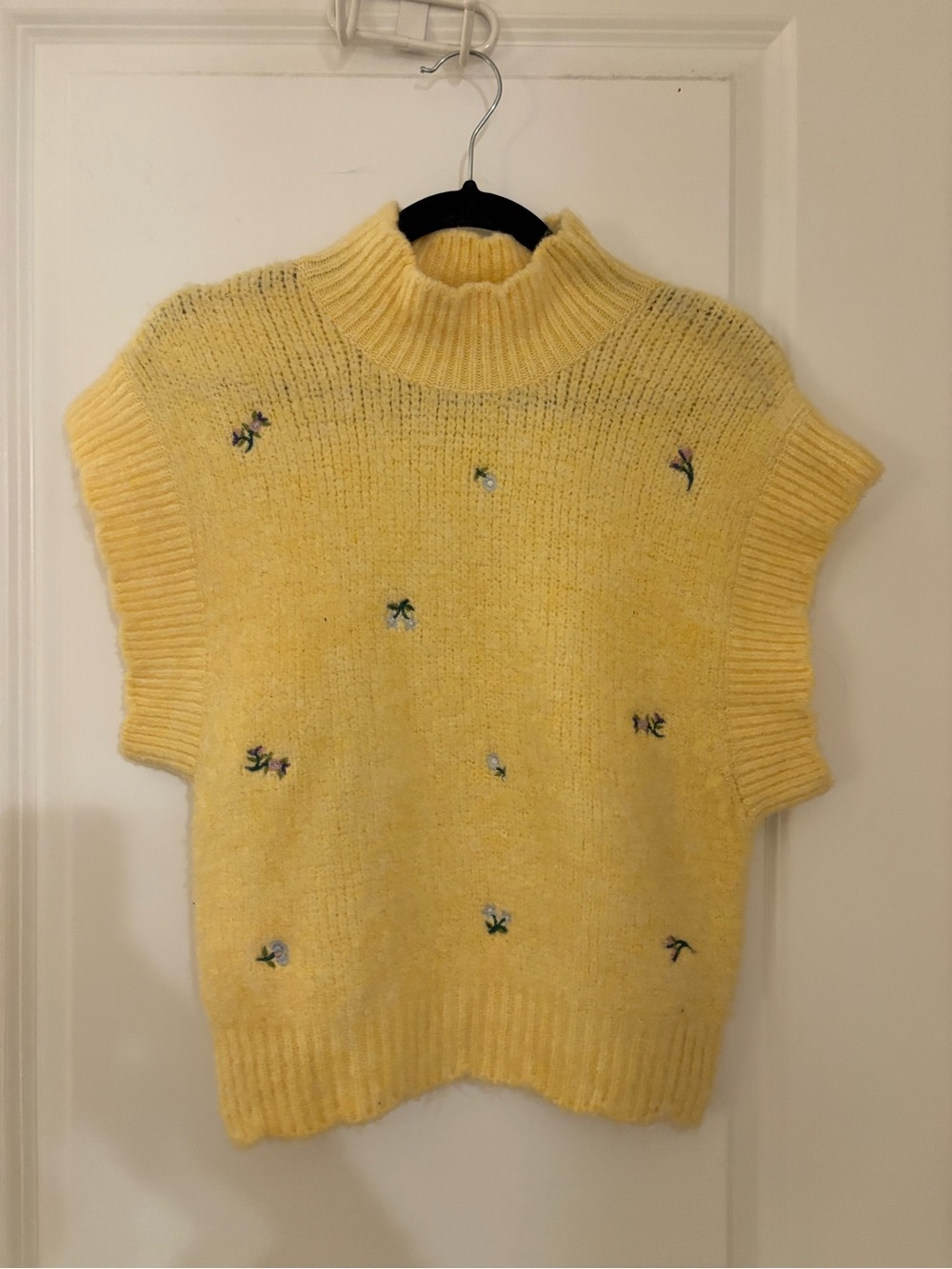 Zara Yellow Short-Sleeve Mock Neck Sweater Vest with Embroidered Dots